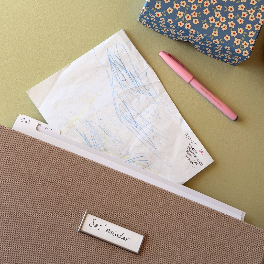 mindeboks med faner i a4