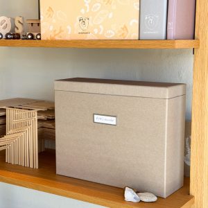 mindeboks med faner i a4