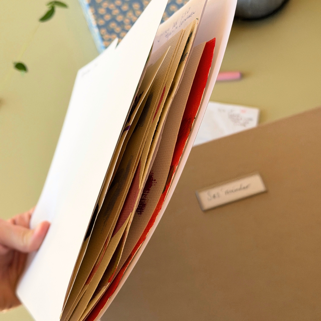 mindeboks med faner i a4